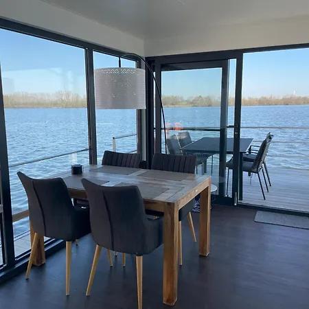 Ferienhaus Floating 44 - Haustiere Möglich