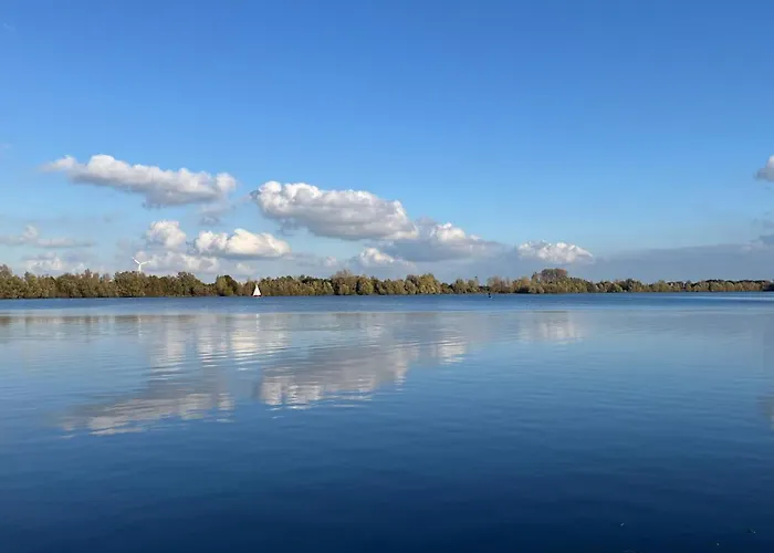 Floating 44 - Deine 4 بيت للعطل