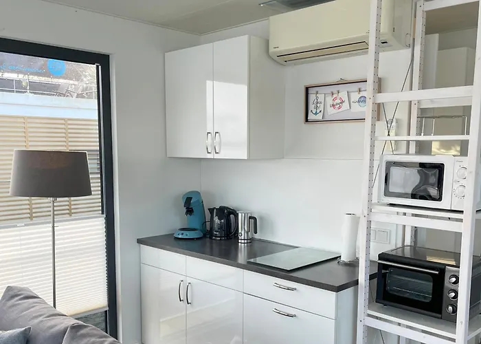 Floating 44 - Deine 4 إكسانتن