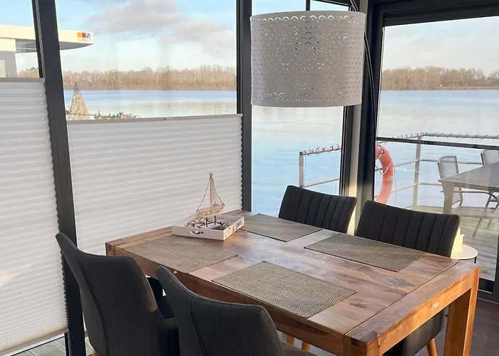 بيت للعطل Floating 44 - Deine 4