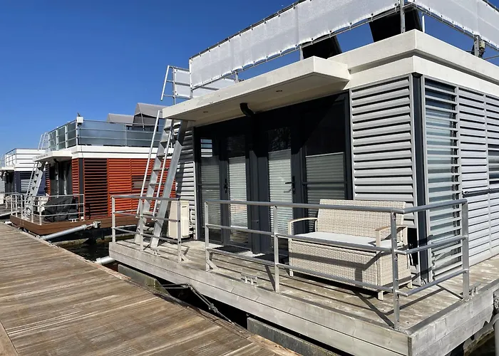 Floating 44 - Deine 4 بيت للعطل إكسانتن